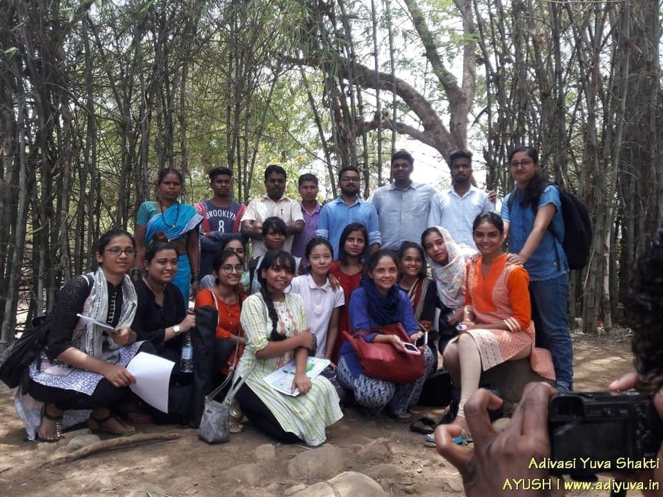 NIFT Team Meet with Artisans